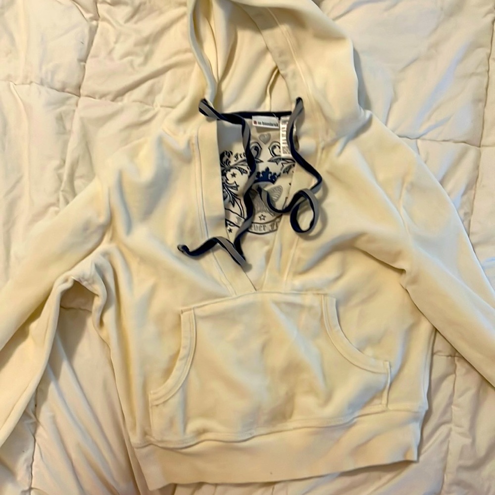 Cute pullover